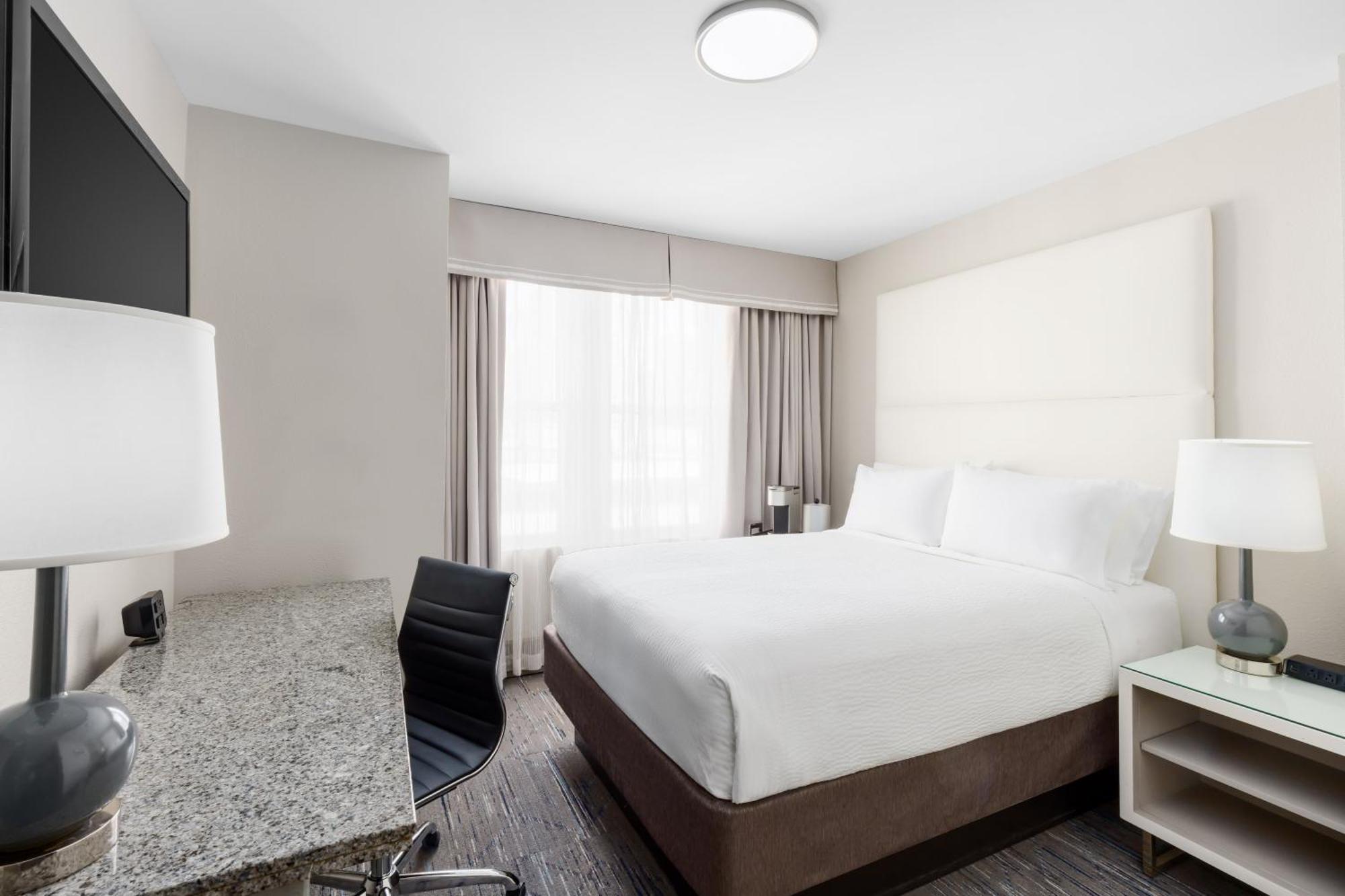 Holiday Inn Express Chicago - Magnificent Mile By Ihg Bagian luar foto