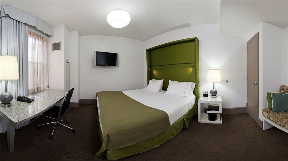 Holiday Inn Express Chicago - Magnificent Mile By Ihg Bagian luar foto