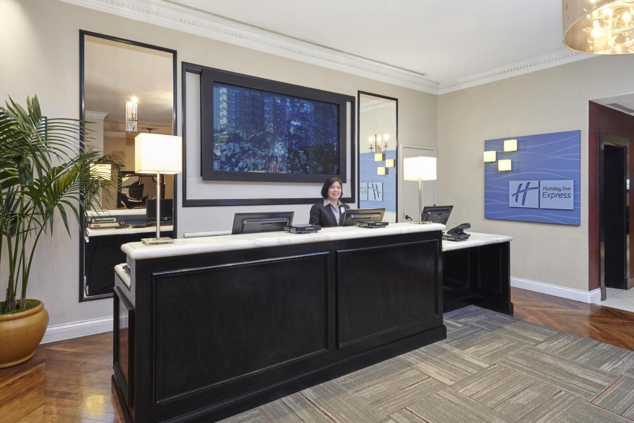 Holiday Inn Express Chicago - Magnificent Mile By Ihg Bagian luar foto
